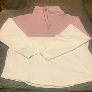 Women’s large Victoria’s secrets pink hoodie with side pockets!!!